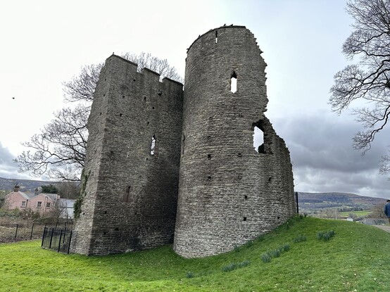 Ruins of Crickhowell castle 