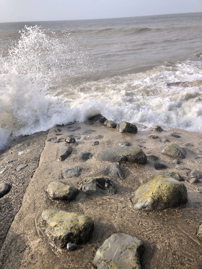 High tide at Llantwit Major (Colhuw) beach
