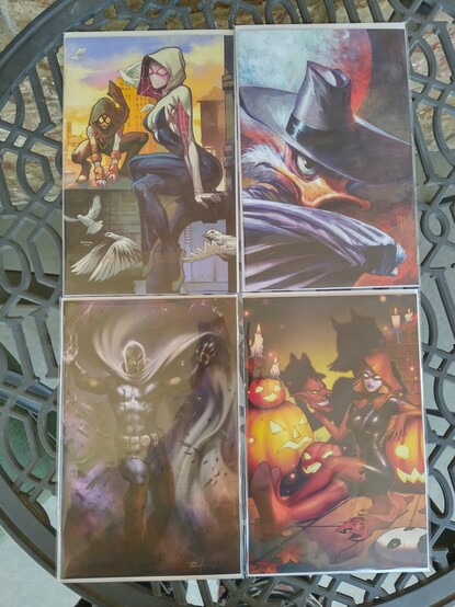 4 virgin variants : 

Edge of Spider verse #1 - Spidergwen and Peni Parker cover - Segovia variant 

Darkwing Duck #1 - Mastrazzo 

(new) Amazing Spiderman #14 - Hallows Eve on cover r1c0 variant

(New) Giant Size X-Men 1 - b/w Parrillo variant