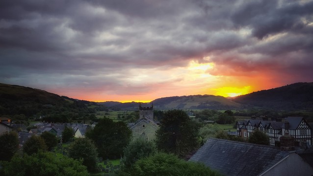 The last orangy glow on the horizon. The valley at dusk.